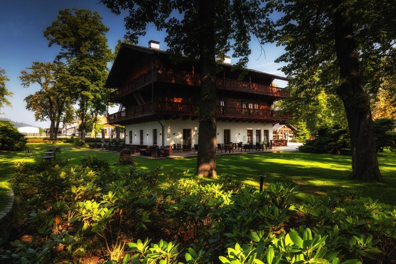 Dworzysko Holiday park Szczawno-Zdroj